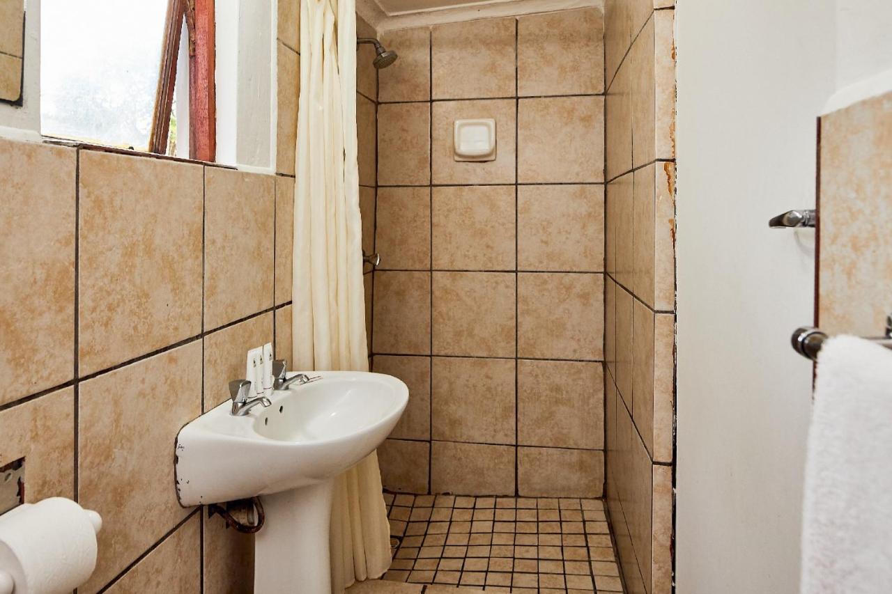 كوفي باي First Group Hole In The Wall Backpackers المظهر الخارجي الصورة