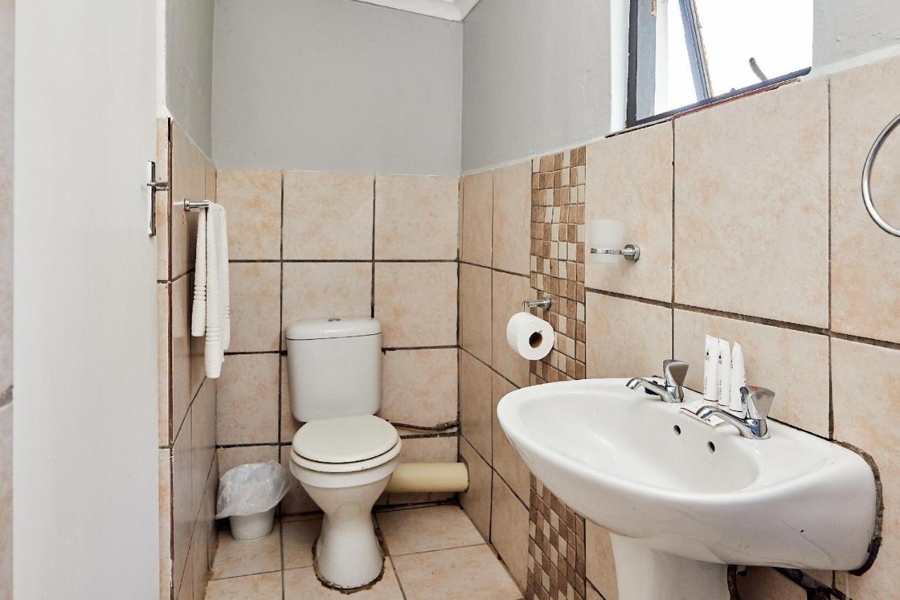 كوفي باي First Group Hole In The Wall Backpackers المظهر الخارجي الصورة
